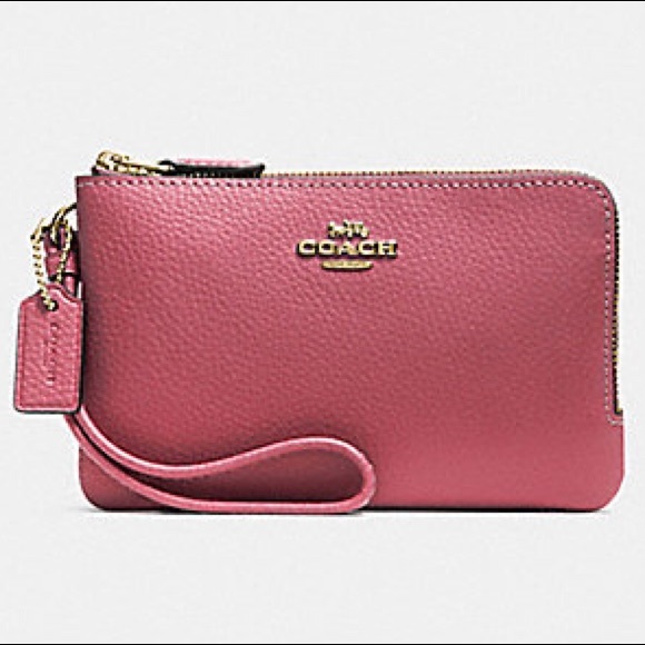 Coach Handbags - COACH DOUBLE CORNER ZIP WRISTLET